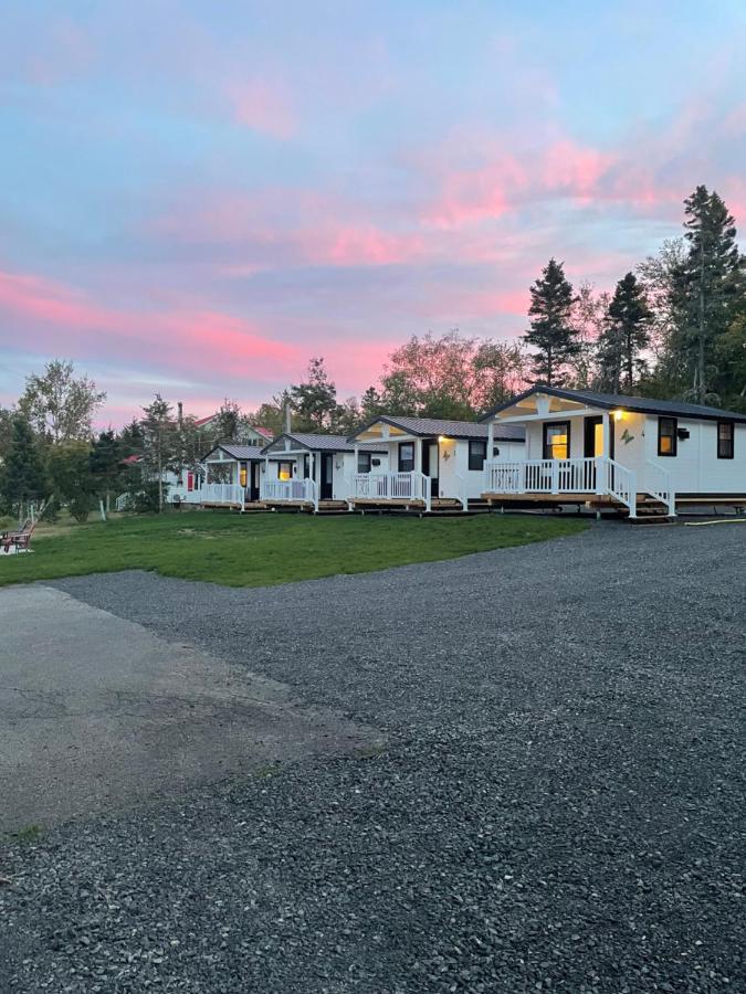 Les Chalets De La Colline Inc Baie-Sainte-Catherine Exteriör bild